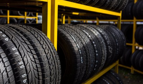 Vente et montage de pneus utilitaires dans garage automobile à Brignais